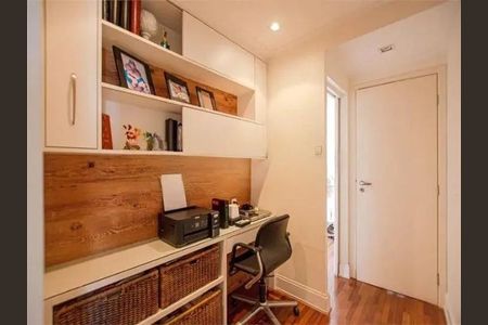 Apartamento para alugar com 214m², 4 quartos e 4 vagas Apartamento para alugar com 214m², 4 quartos e 4 vagasEscritorio