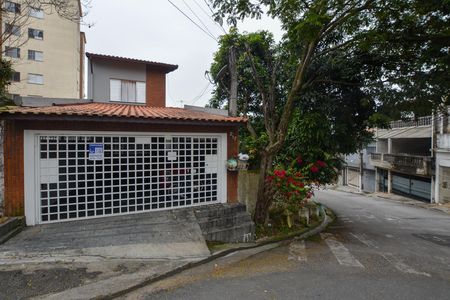 Casa para alugar com 150m², 2 quartos e sem vaga Casa para alugar com 150m², 2 quartos e sem vagaFACHADA