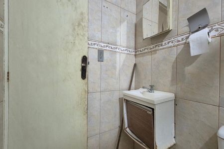 Casa à venda com 126m², 3 quartos e 2 vagas Casa à venda com 126m², 3 quartos e 2 vagasBanheiro