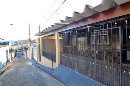 Casa para alugar com 55m², 2 quartos e 1 vagaFachada