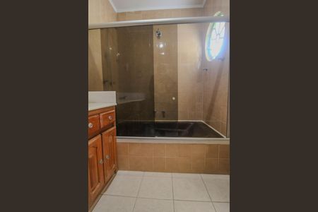 Casa para alugar com 150m², 5 quartos e 4 vagas Casa para alugar com 150m², 5 quartos e 4 vagasBanheiro da Suíte