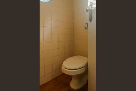 Banheiro de casa para alugar com 5 quartos, 150m² em Glória, Porto Alegre