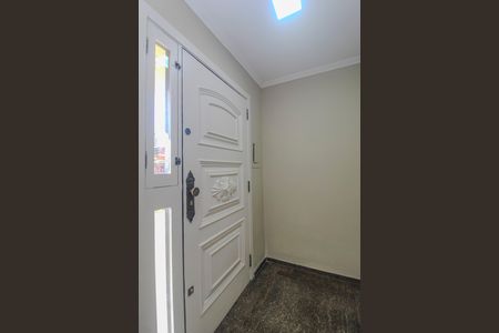 Casa para alugar com 150m², 5 quartos e 4 vagas Casa para alugar com 150m², 5 quartos e 4 vagasSala