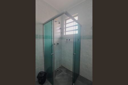 Casa para alugar com 150m², 5 quartos e 4 vagas Casa para alugar com 150m², 5 quartos e 4 vagasBanheiro 2