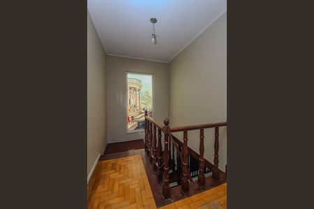 Casa para alugar com 150m², 5 quartos e 4 vagas Casa para alugar com 150m², 5 quartos e 4 vagasCorredor
