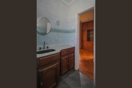 Casa para alugar com 150m², 5 quartos e 4 vagas Casa para alugar com 150m², 5 quartos e 4 vagasBanheiro 2
