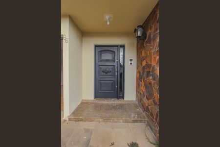 Casa para alugar com 150m², 5 quartos e 4 vagas Casa para alugar com 150m², 5 quartos e 4 vagasJardim