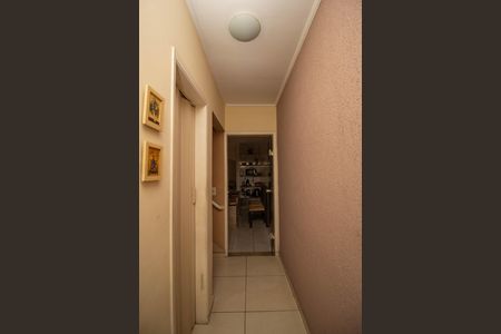 Casa à venda com 128m², 3 quartos e 2 vagas Casa à venda com 128m², 3 quartos e 2 vagasCorredor
