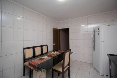 Casa à venda com 128m², 3 quartos e 2 vagas Casa à venda com 128m², 3 quartos e 2 vagasCozinha