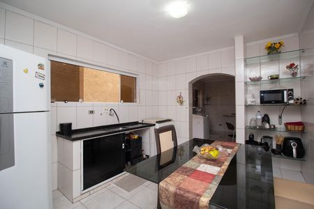 Casa à venda com 128m², 3 quartos e 2 vagas Casa à venda com 128m², 3 quartos e 2 vagasCozinha
