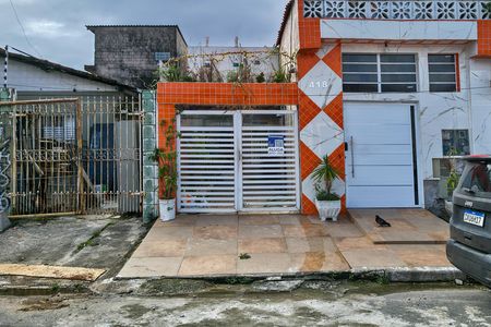 Casa para alugar com 50m², 0 quarto e 1 vaga Casa para alugar com 50m², 0 quarto e 1 vagaFachada
