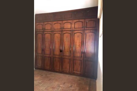 Casa à venda com 168m², 3 quartos e 1 vaga