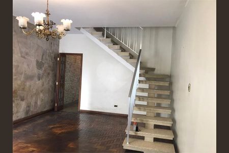 Casa à venda com 168m², 3 quartos e 1 vaga