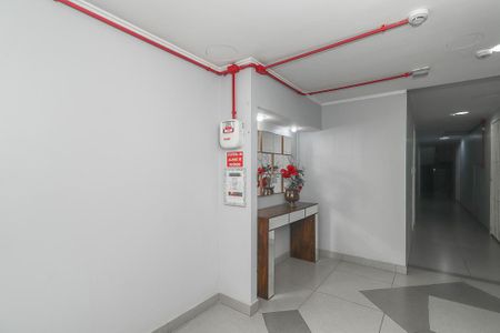 Hall de entrada de apartamento para alugar com 1 quarto, 39m² em Sarandi, Porto Alegre