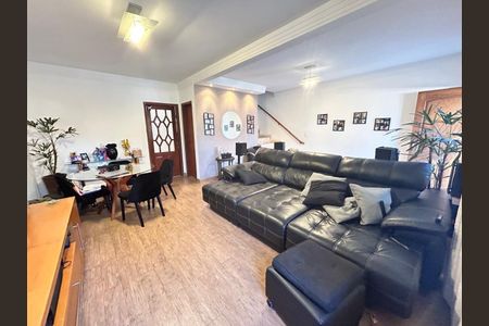 Casa à venda com 134m², 3 quartos e 3 vagas