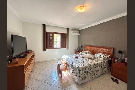 Casa à venda com 3 quartos, 134m² em Vila Fiat Lux, São Paulo