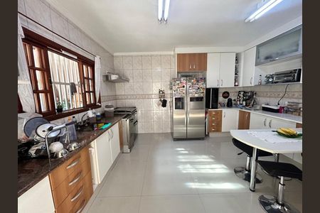 Casa à venda com 3 quartos, 134m² em Vila Fiat Lux, São Paulo