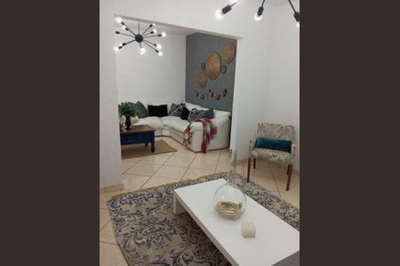 Casa à venda com 235m², 2 quartos e 2 vagas