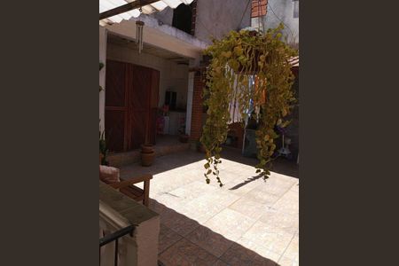 Casa à venda com 235m², 2 quartos e 2 vagas