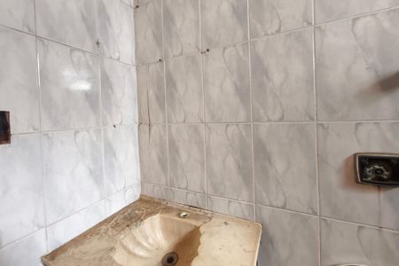 Banheiro de casa à venda com 2 quartos, 80m² em Vila Pompéia, Campinas