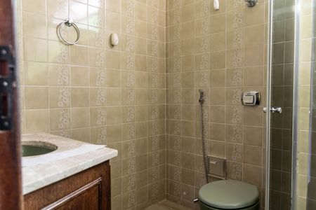 Apartamento para alugar com 100m², 4 quartos e 2 vagas Apartamento para alugar com 100m², 4 quartos e 2 vagasBanheiro Social