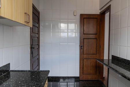 Cozinha de apartamento para alugar com 4 quartos, 100m² em Grajaú, Belo Horizonte