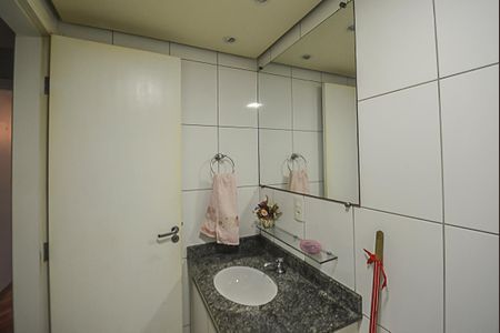 Apartamento para alugar com 63m², 2 quartos e 2 vagas Apartamento para alugar com 63m², 2 quartos e 2 vagasBanheiro da Suíte