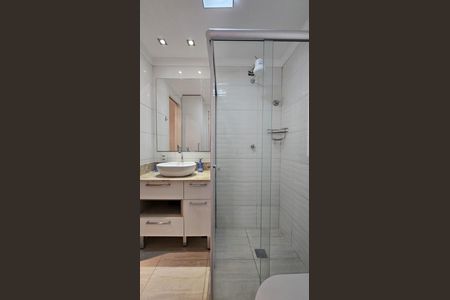 Apartamento para alugar com 60m², 2 quartos e 1 vaga Apartamento para alugar com 60m², 2 quartos e 1 vagaBanheiro