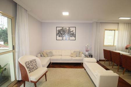 Apartamento para alugar com 179m², 4 quartos e 4 vagasSala
