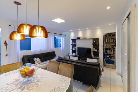 Casa de condomínio à venda com 100m², 3 quartos e 1 vaga