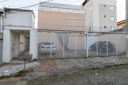 Casa de condomínio à venda com 100m², 3 quartos e 1 vaga Casa de condomínio à venda com 100m², 3 quartos e 1 vagaFachada
