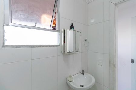 Casa de condomínio à venda com 100m², 3 quartos e 1 vaga Casa de condomínio à venda com 100m², 3 quartos e 1 vagaBanheiro social