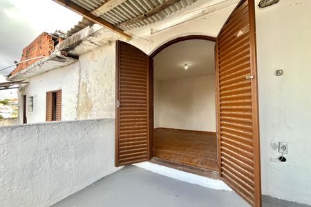 Casa para alugar com 55m², 1 quarto e sem vaga Casa para alugar com 55m², 1 quarto e sem vagaVaranda