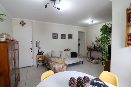 Apartamento à venda com 70m², 3 quartos e 1 vaga Apartamento à venda com 70m², 3 quartos e 1 vagaSala