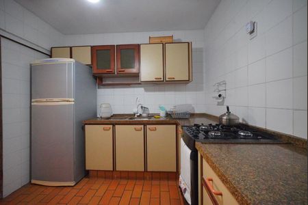 Casa para alugar com 209m², 4 quartos e 2 vagasCozinha
