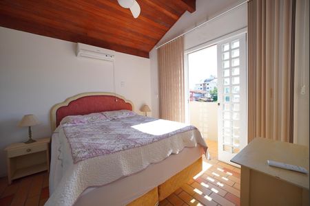 Casa para alugar com 209m², 4 quartos e 2 vagasSuíte