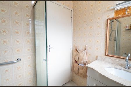 Casa à venda com 100m², 2 quartos e 2 vagas Casa à venda com 100m², 2 quartos e 2 vagasBanheiro
