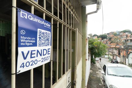 Casa à venda com 100m², 2 quartos e 2 vagas Casa à venda com 100m², 2 quartos e 2 vagasPlaquinha