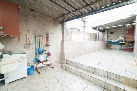 Casa à venda com 100m², 2 quartos e 2 vagas Casa à venda com 100m², 2 quartos e 2 vagasÁrea de Serviço