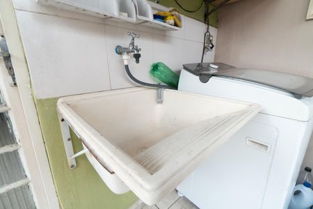 Casa à venda com 100m², 2 quartos e 2 vagas Casa à venda com 100m², 2 quartos e 2 vagasÁrea de Serviço