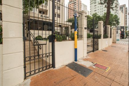 Apartamento à venda com 148m², 2 quartos e 2 vagas Apartamento à venda com 148m², 2 quartos e 2 vagasFrente