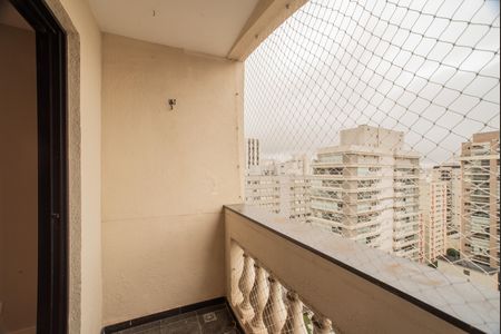 Apartamento à venda com 148m², 2 quartos e 2 vagas Apartamento à venda com 148m², 2 quartos e 2 vagasVaranda