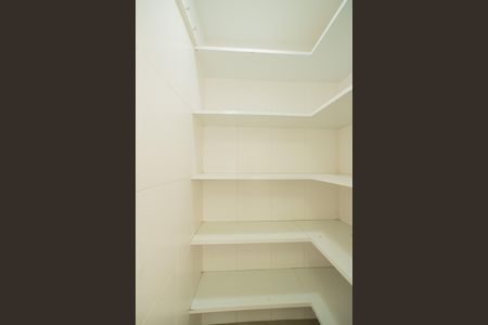 Apartamento à venda com 148m², 2 quartos e 2 vagas Apartamento à venda com 148m², 2 quartos e 2 vagasDespensa
