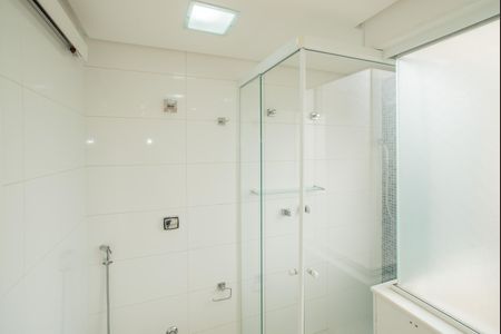 Apartamento à venda com 148m², 2 quartos e 2 vagas Apartamento à venda com 148m², 2 quartos e 2 vagasBanheiro da Suíte