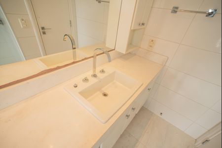 Apartamento à venda com 148m², 2 quartos e 2 vagas Apartamento à venda com 148m², 2 quartos e 2 vagasBanheiro