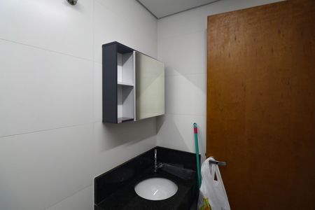 Banheiro  de apartamento para alugar com 1 quarto, 33m² em Vila Gustavo, São Paulo