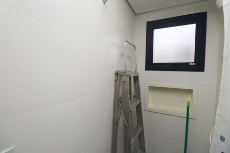 Banheiro  de apartamento para alugar com 1 quarto, 33m² em Vila Gustavo, São Paulo