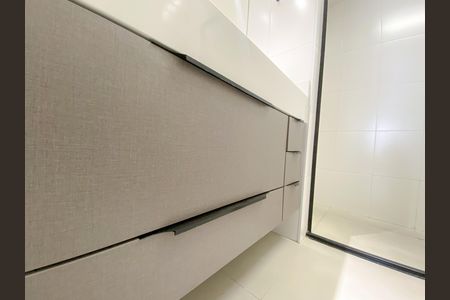 Apartamento à venda com 75m², 2 quartos e 2 vagas Apartamento à venda com 75m², 2 quartos e 2 vagasBanheiro Suíte