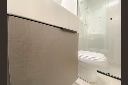 Apartamento à venda com 75m², 2 quartos e 2 vagas Apartamento à venda com 75m², 2 quartos e 2 vagasBanheiro Social