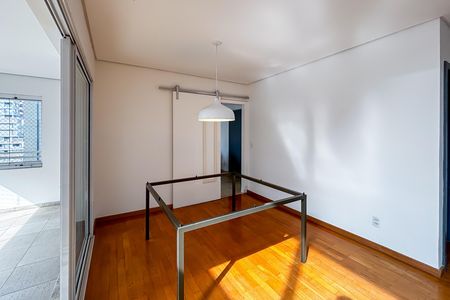 Apartamento à venda com 157m², 3 quartos e 4 vagas